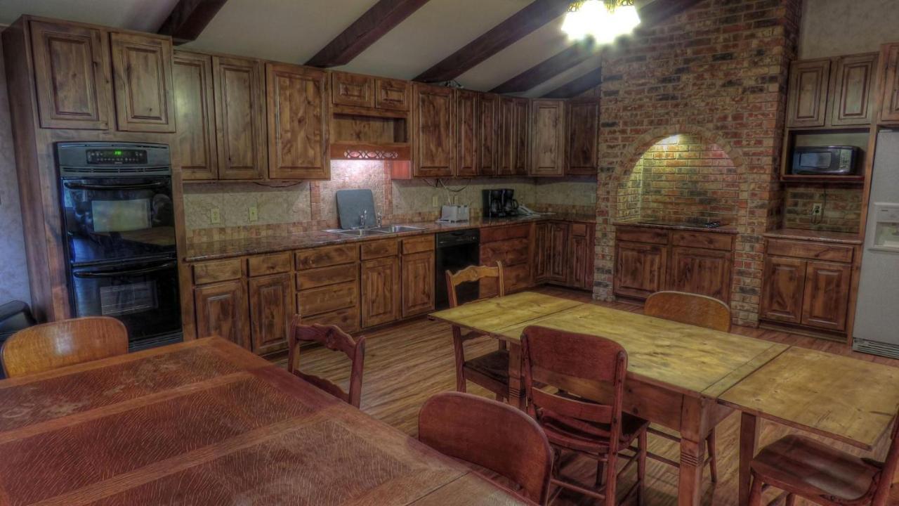 Riverstone Cabins Hotel Leakey Exterior foto